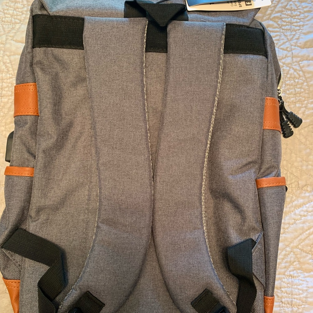NWT Work, School, and Travel Backpack with USB, Laptop Sleeve, & Water Holder. - Picture 3 of 9